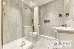 ensuite2- click for photo gallery